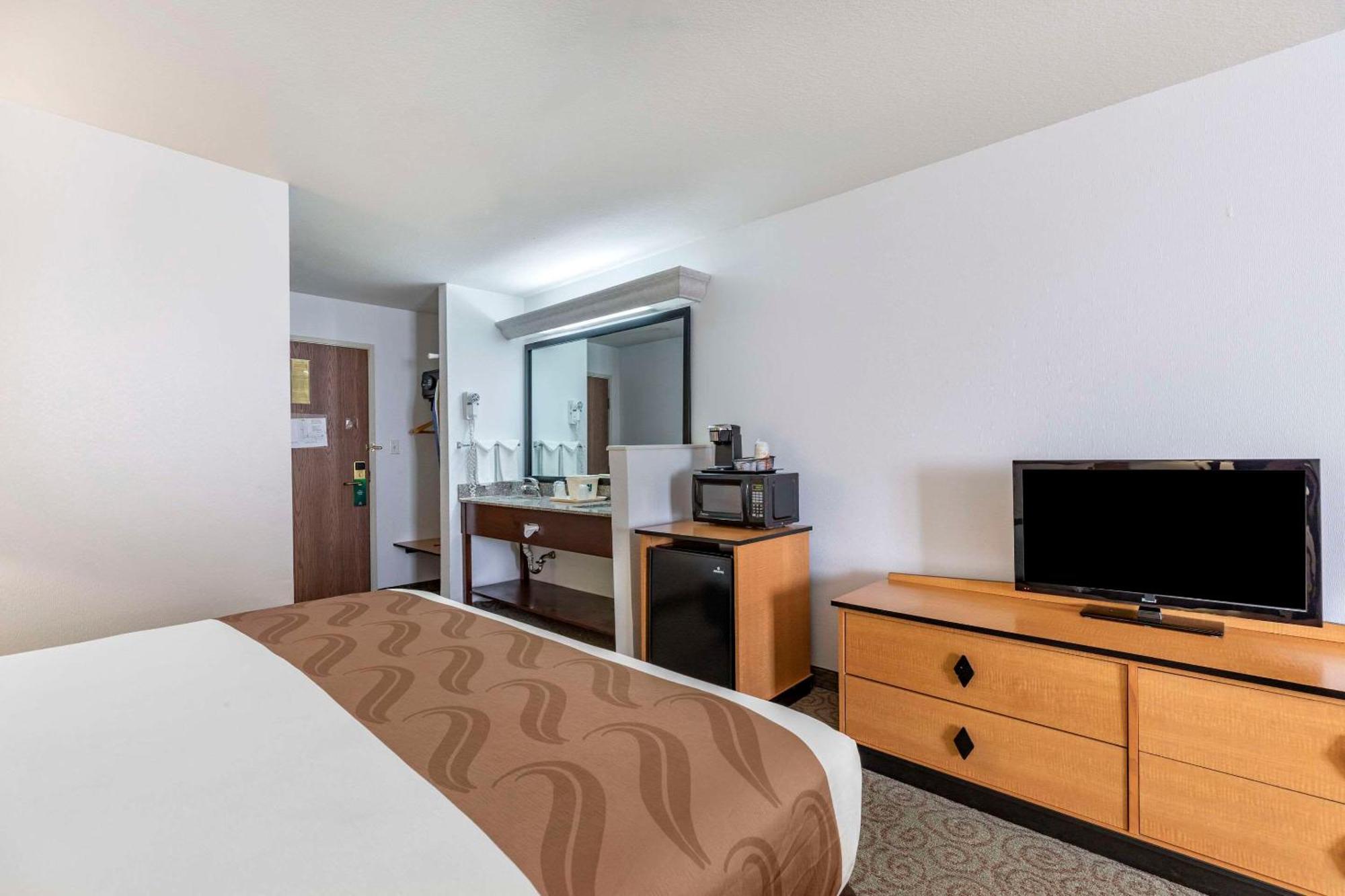 Quality Inn & Suites Denver Airport - Gateway Park Aurora Luaran gambar